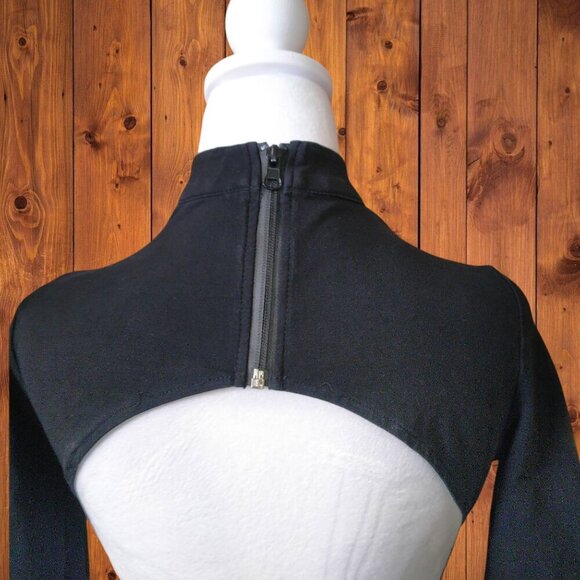 TOBI Juniors Small Open Back V-Neck Short Sleeve Choker Zip Back  Crop Top - Picture 5 of 6